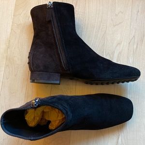 Tod’s black & brown suede Chelsea boot, 35